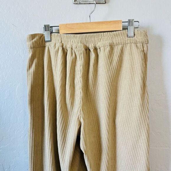 Wild Fable Tan wide leg Corduroy cargo side pocket pants size xxs see measuremen - Picture 3 of 9